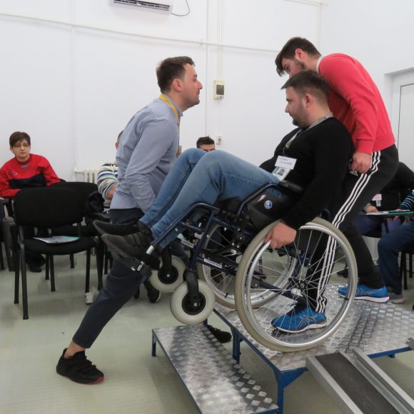 Comunicarea și asistența directă a persoanelor cu dizabilități în aeroport