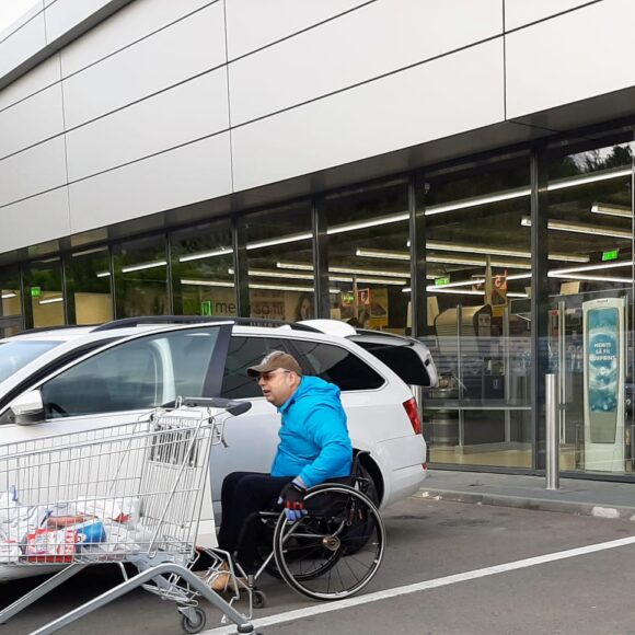 Mesajul campaniei „#PeBune?” a ajuns în peste 830 de locuri de parcare dedicate persoanelor cu dizabilități