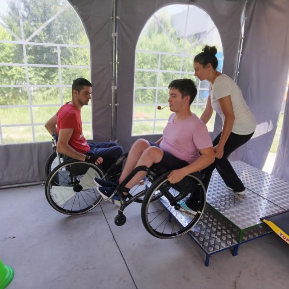 32 de adulți și copii, la programele de recuperare activă Motivation din 2021