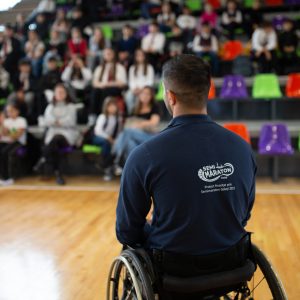 Scaune rulante adaptate pentru persoanele cu dizabilităţi din județele Galați și Brăila