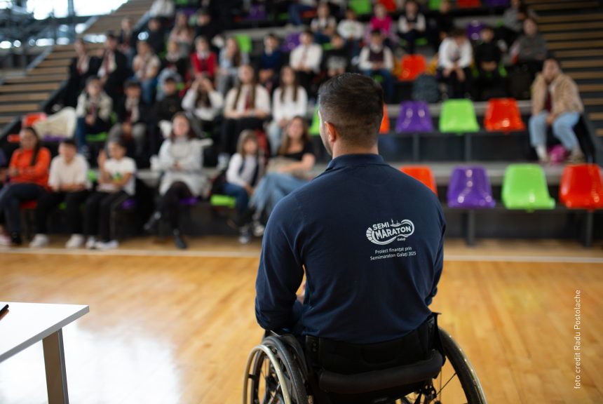 Scaune rulante adaptate pentru persoanele cu dizabilităţi din județele Galați și Brăila