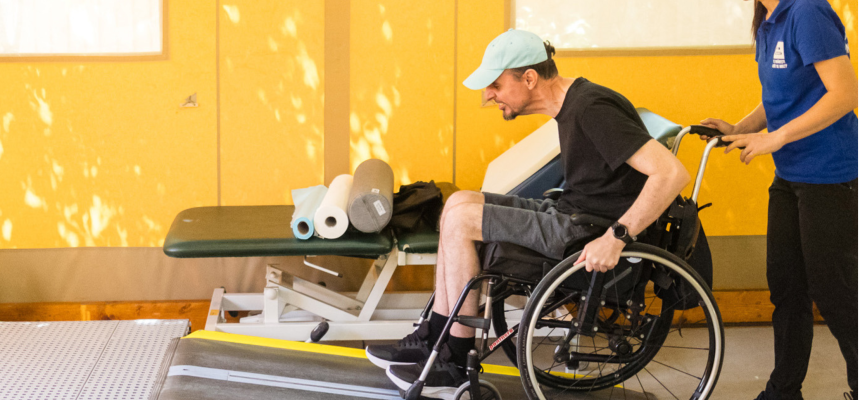 50 de vieți schimbate în bine prin donarea de scaune rulante potrivite